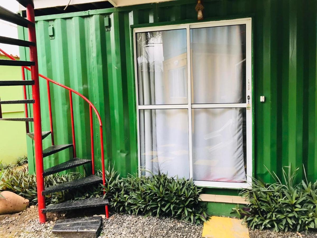HOSTEL Suítes Containers Parati Exterior foto