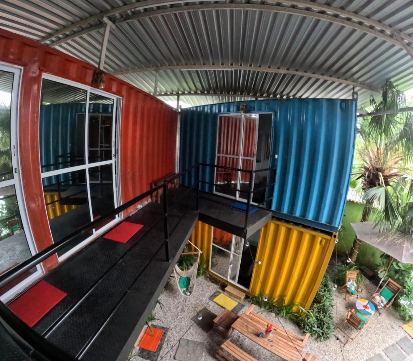 HOSTEL Suítes Containers Parati Exterior foto