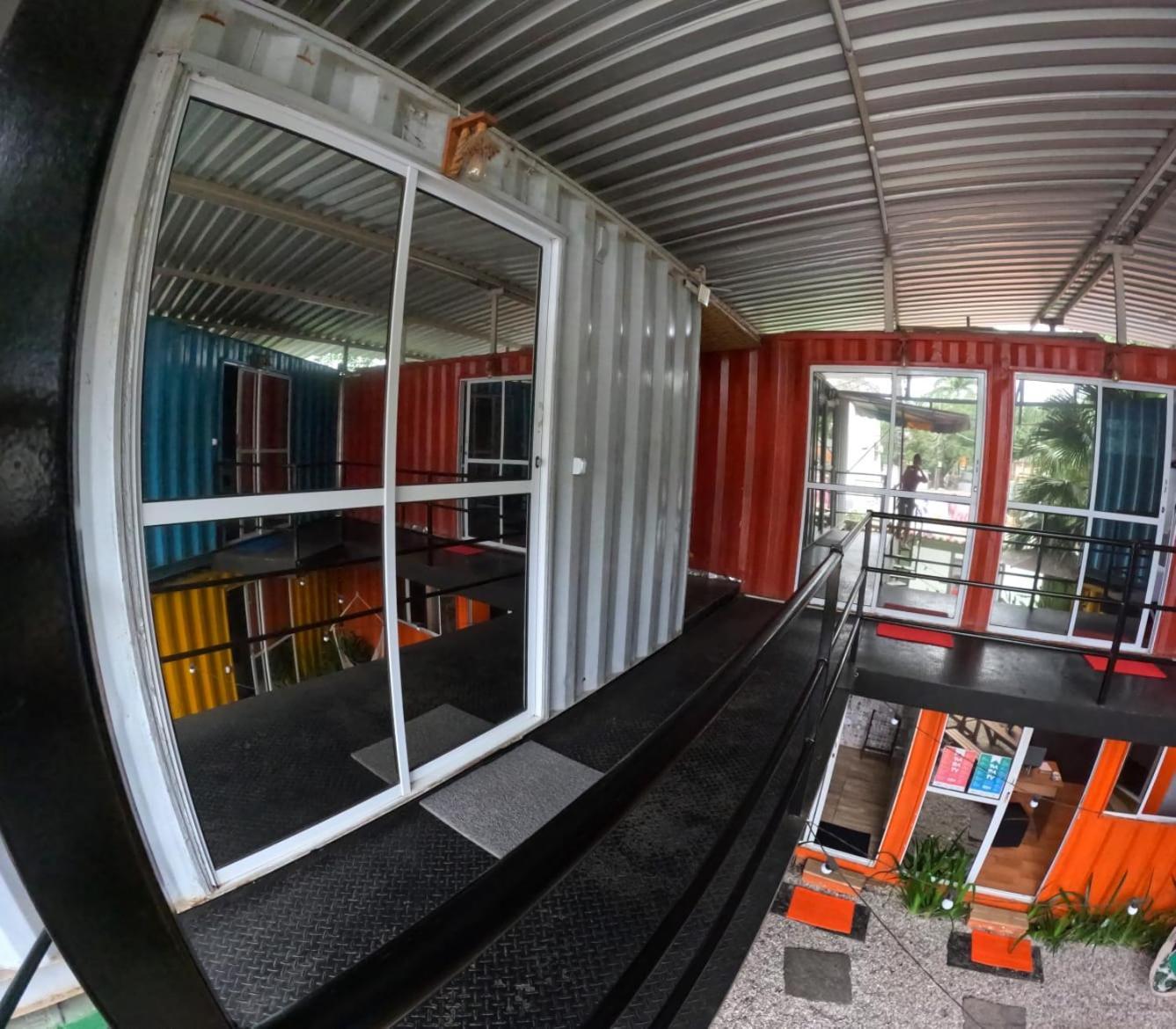 HOSTEL Suítes Containers Parati Exterior foto